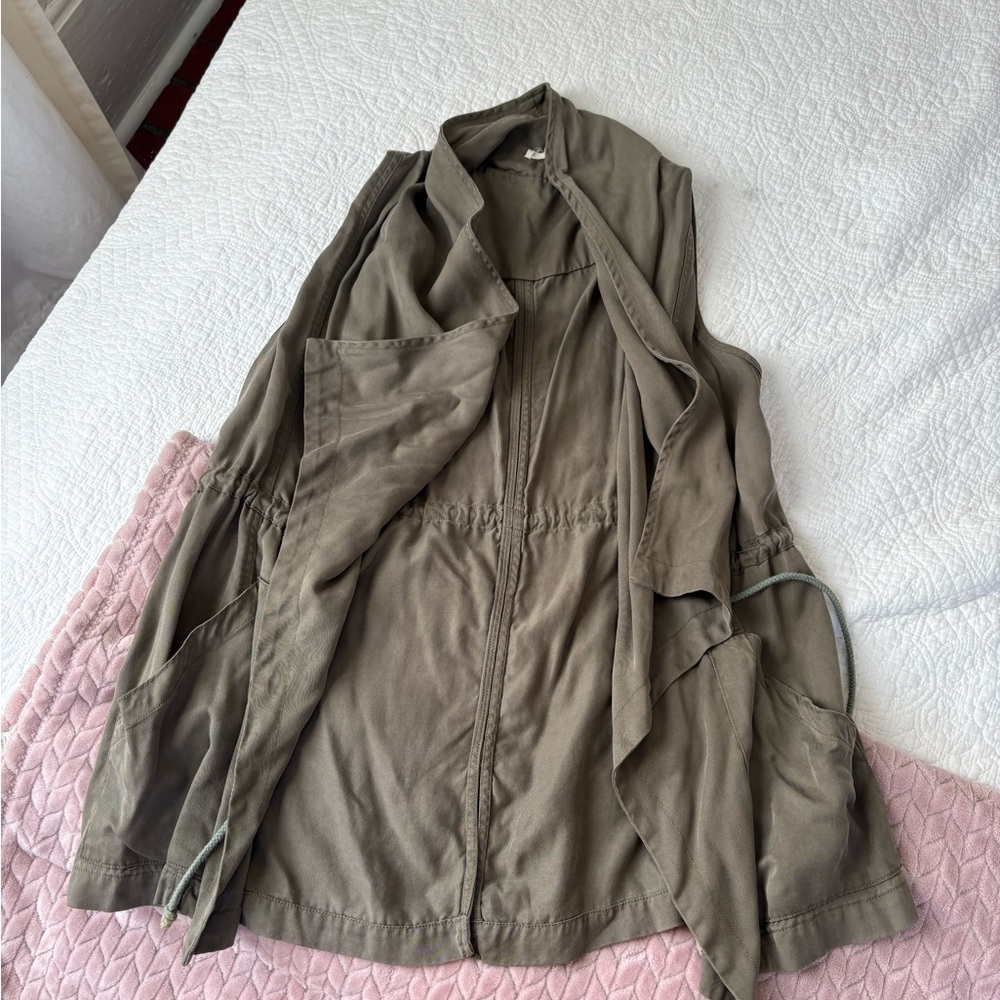 green jacket/cardigan